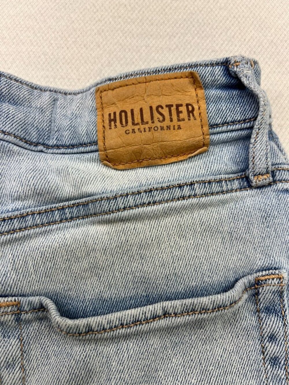 Hollister Women's Curvy Ultra High-Rise Dad Jeans Denim Size 3R Blue Light Wash - Picture 11 of 11